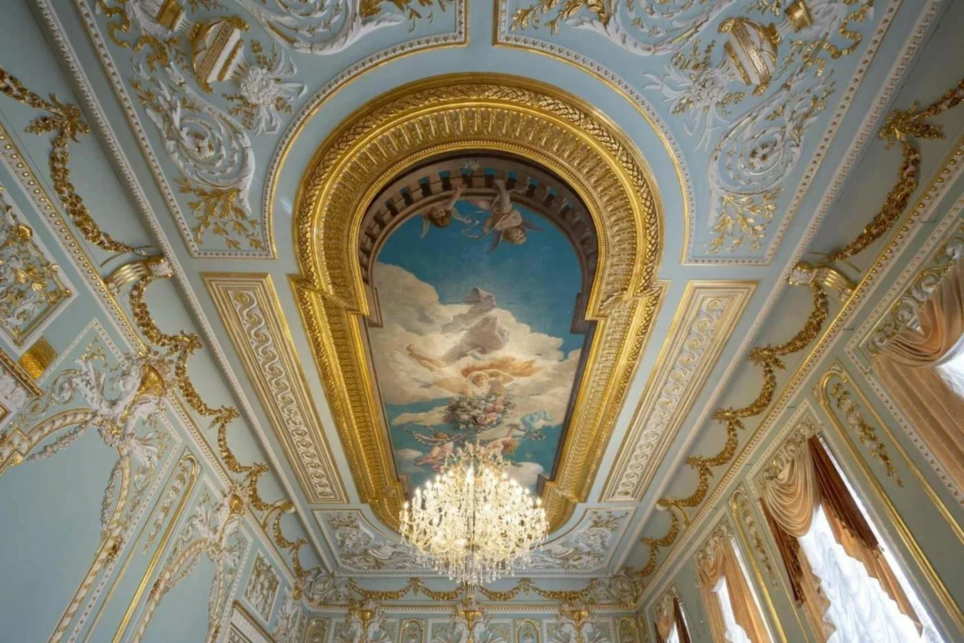 Экскурсия в особняк Серебрякова (Дом искусств) + бокал просекко (18+)