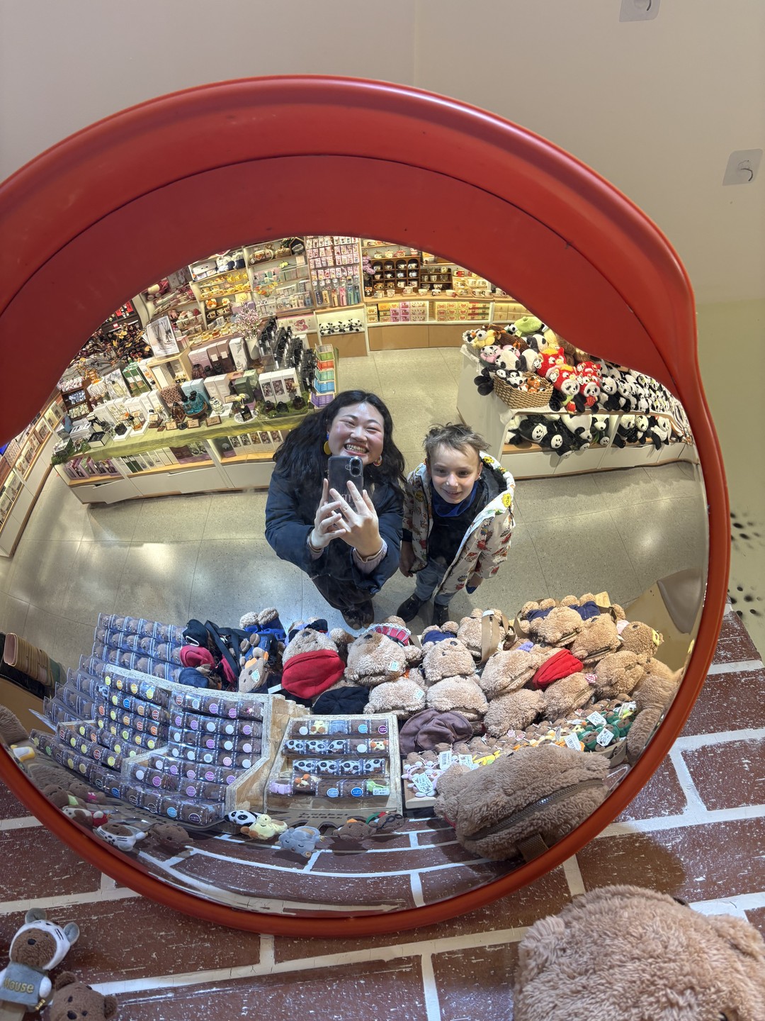 София нас просто потрясла,она такая добрая,веселая,хорошо знает все тайные красивые локации,настолько интересной экскурсии мы не ожидали