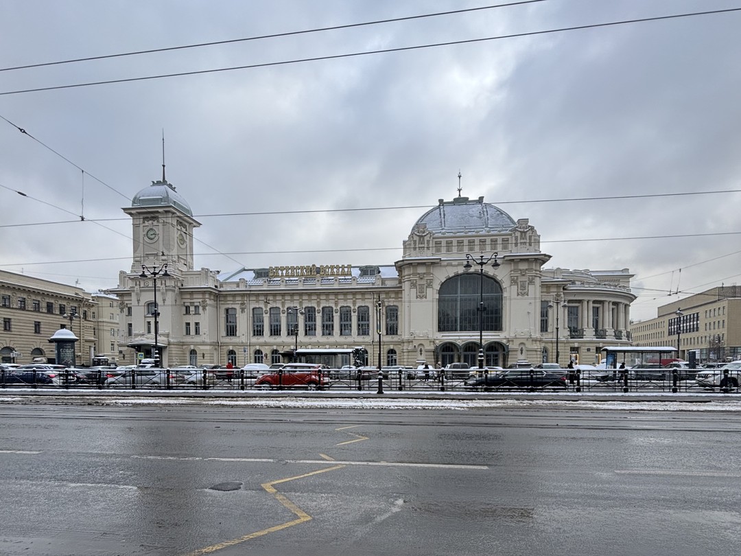 С погодой нам не очень повезло, но впечатления перекрыли плохую погоду. Написаны задания увлекательно, есть где поломать мозг)))