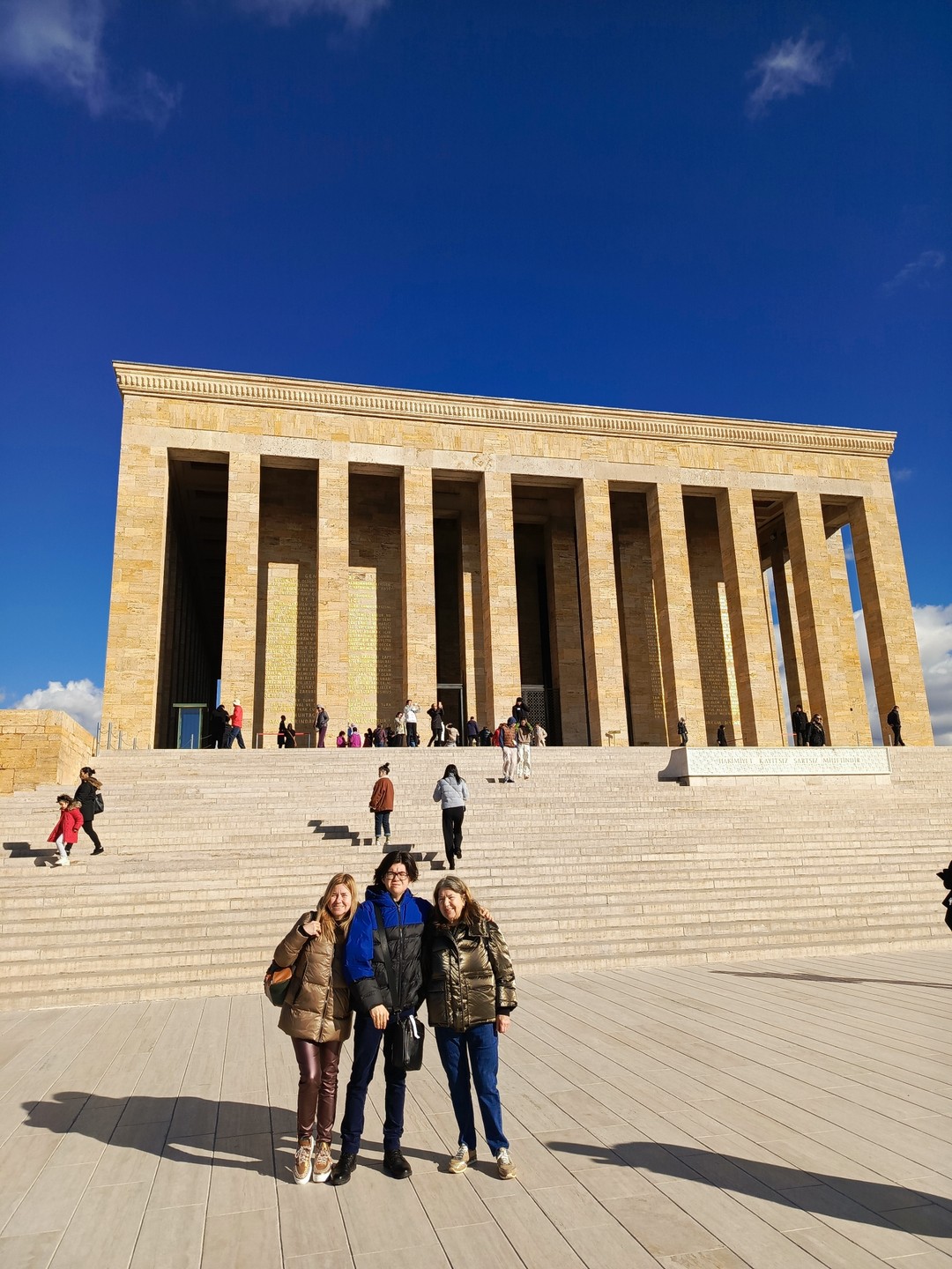 Замечательный гид, очень хорошо знает материал и прекрасно его подает. Очень много посмотрели и замечательно провели с ним время