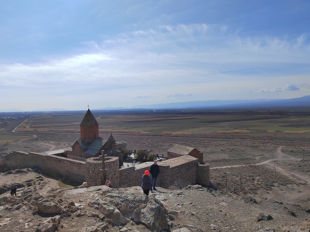 Мы провели отличные выходные в путешествии с Левоном! Очень интересно, познавательно, красиво и разнообразно! Левон виртуозно