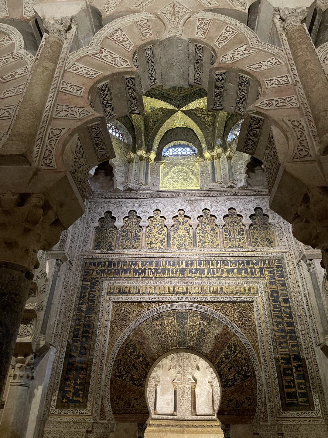 Рубен - профессиональный гид, который любит свое дело и свой город! С таким человеком узнаешь много