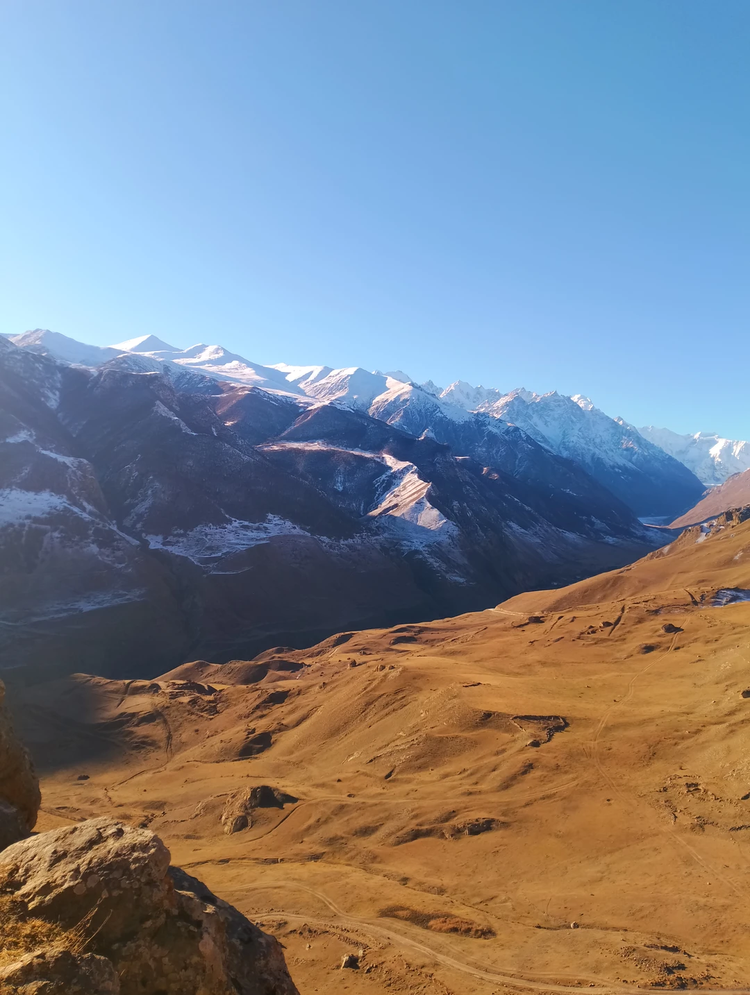 Отзыв пишу почти спустя три месяца, но впечатления от поездки до сих пор отличные! Экскурсия началась