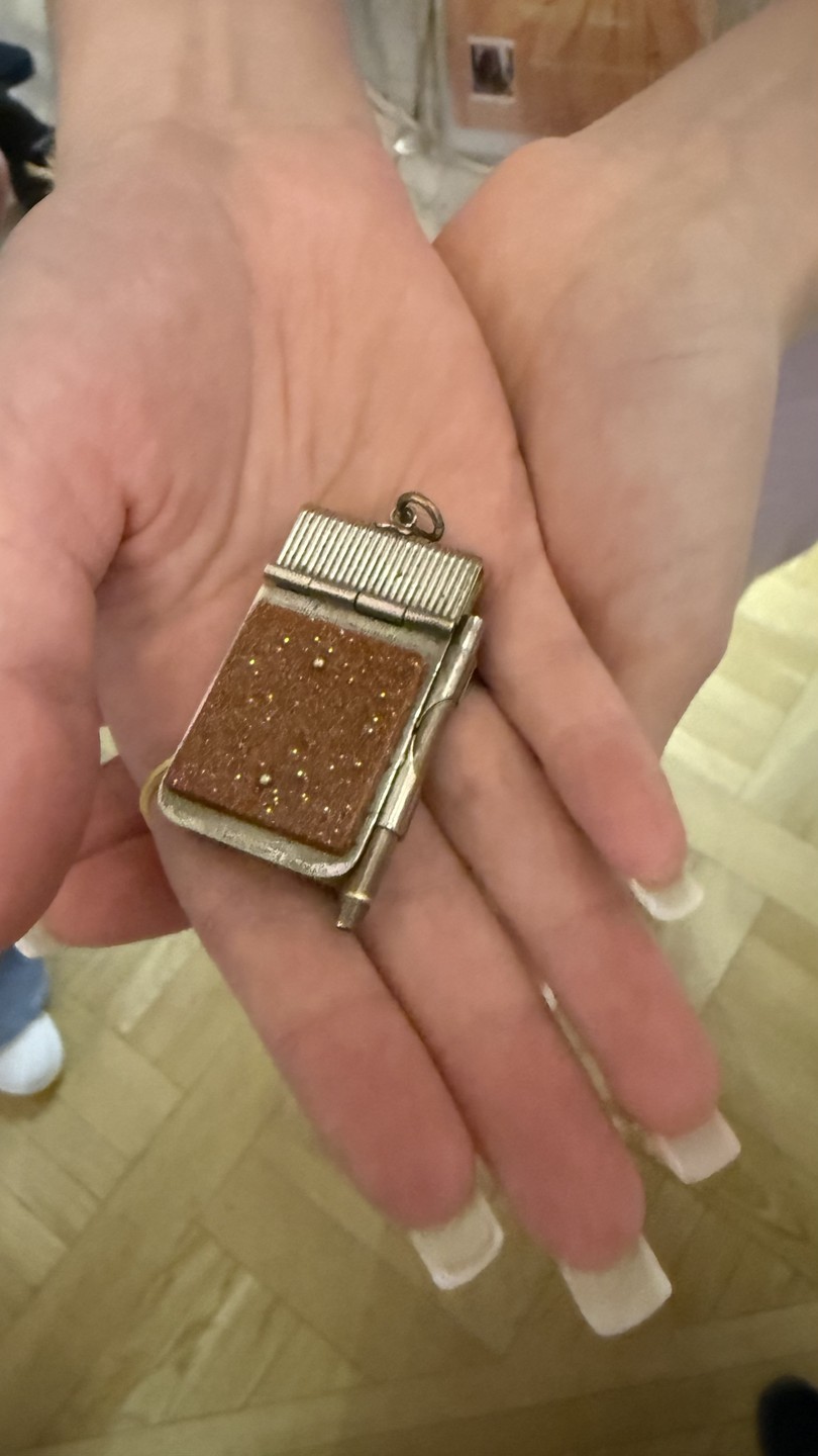 Потрясающая экскурсия! Очень вовлечены экскурсовод) нам очень понравилось, будем обязательно обращаться к Александре по следующим экскурсиям!