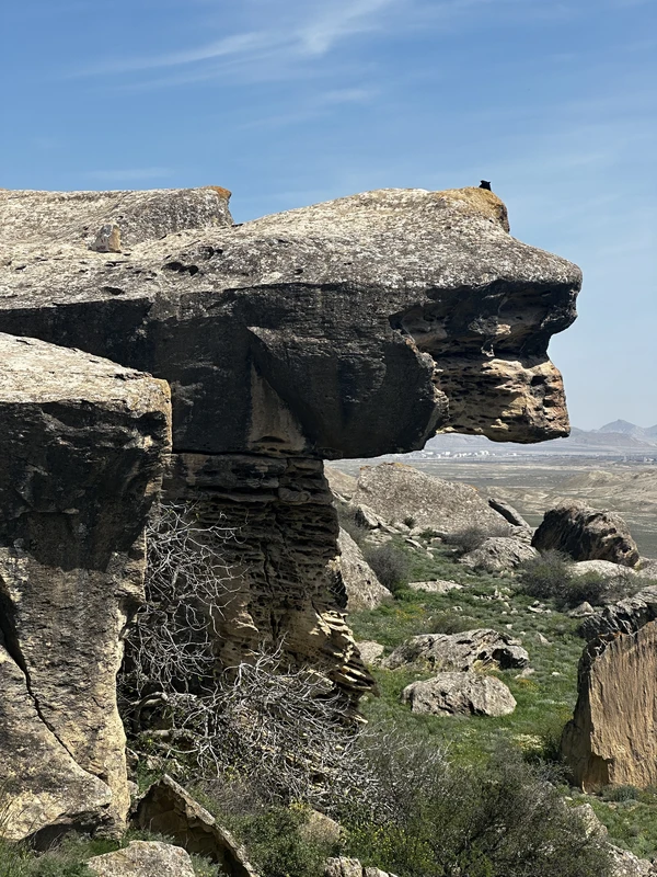 От Огненной горы до Гобустана: 40 веков за 8 часов