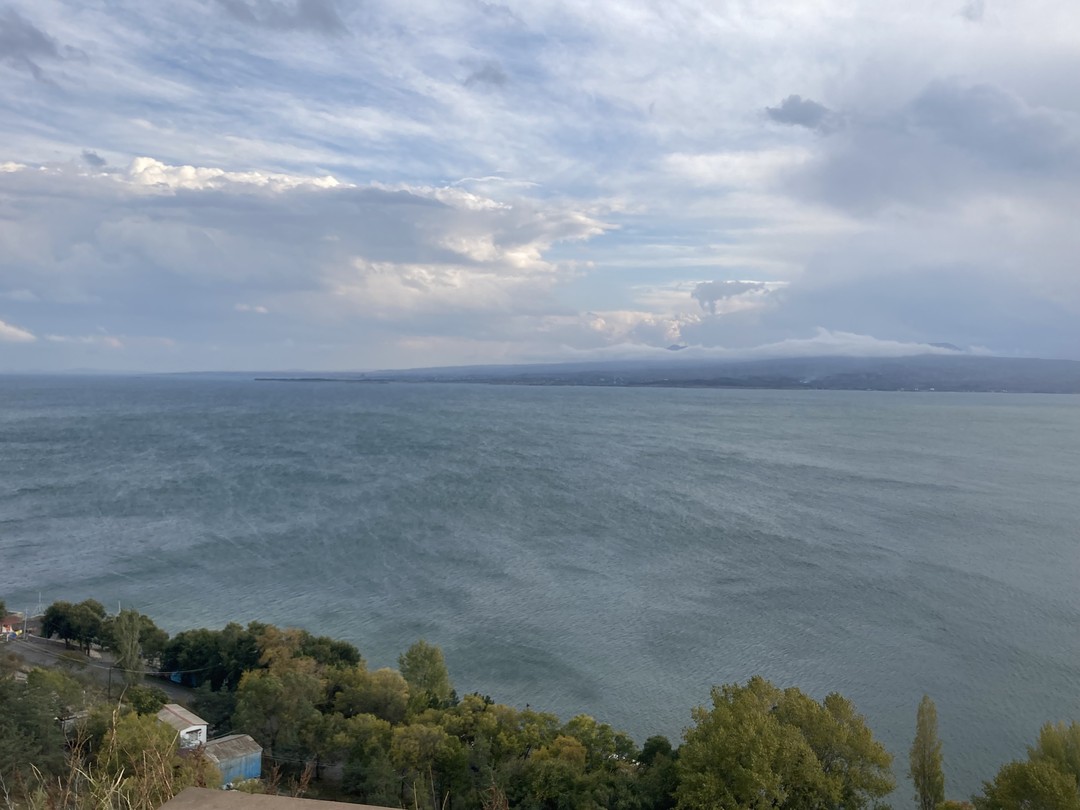 Отличная экскурсия по локациям и содержанию. Георгий-хороший рассказчик. И водитель тоже хороший, кстати и у него