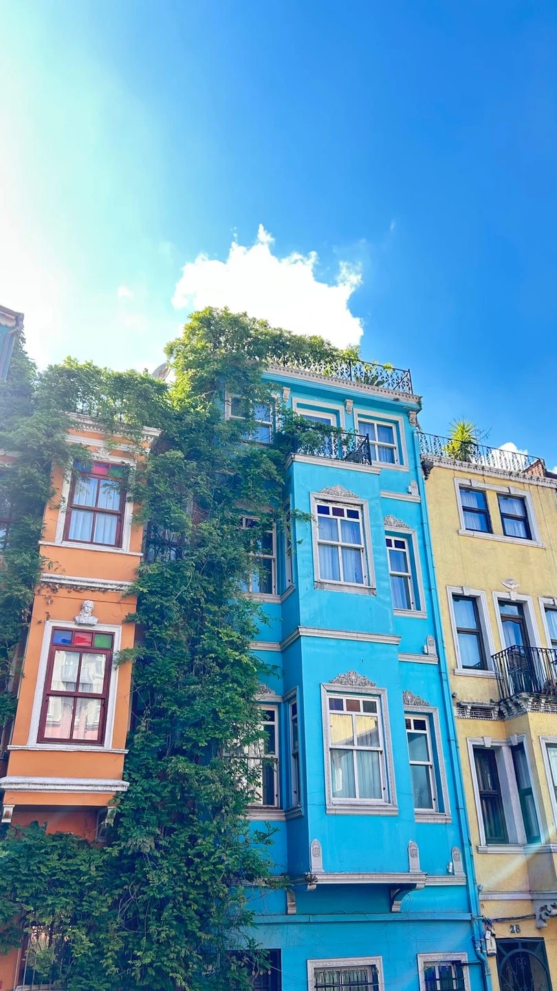 Всего лишь одна экскурсия, а столько впечатлений и информации! Очень насыщенная и содержательная экскурсия за приятную