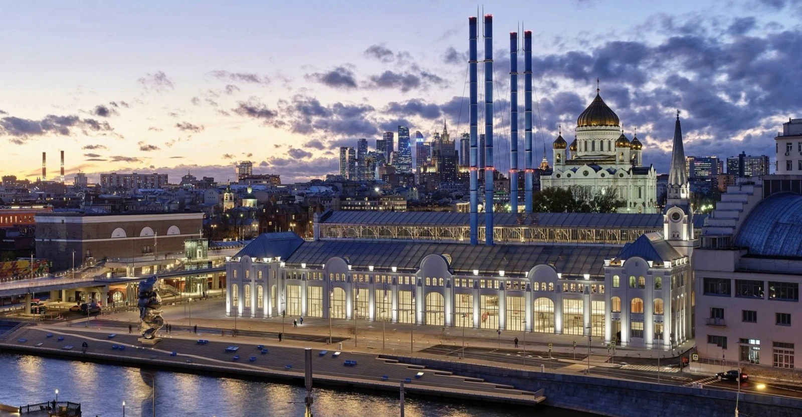 Обзорная автомобильная экскурсия по Москве с двумя гидами