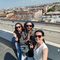 Фото отзыва 1: экскурсия "От андеграунда до небесной перспективы: прогулка по городу + безопасная крыша"