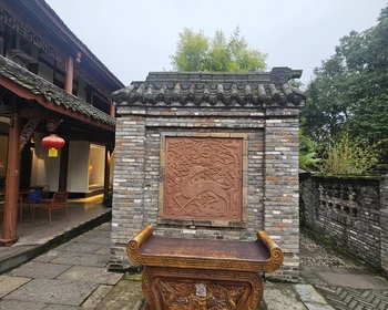 Статуя Будды и Хуанлунси