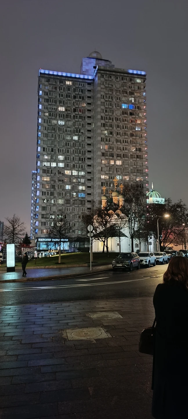 Спасибо за экскурсию, было интересно! Вы раскрыли новую информацию о фильмах советских для нас. Показ на