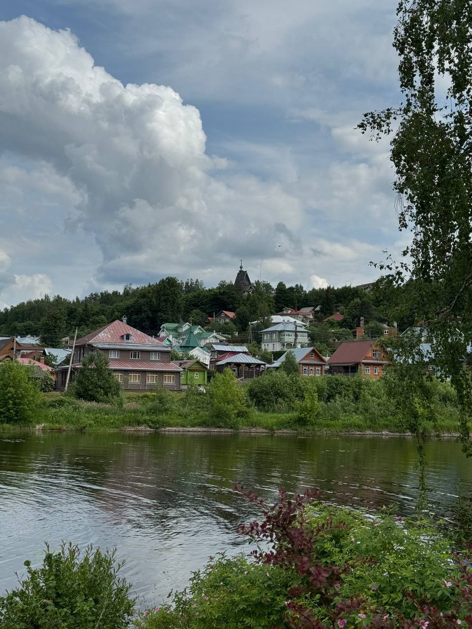 Интересная форма экскурсии. У меня получалось погружаться во времена Левитана, Шаляпина) но не всем моим друзьям