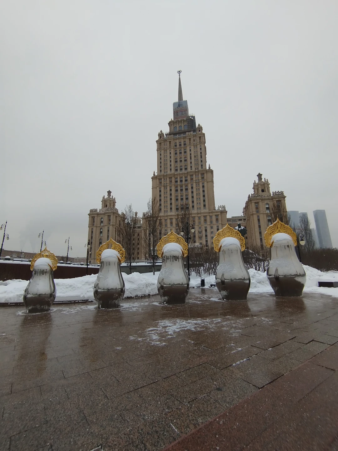 Были с супругом проездом в Москве. Диана, как и договаривались, встретила нас в аэропорту, и после