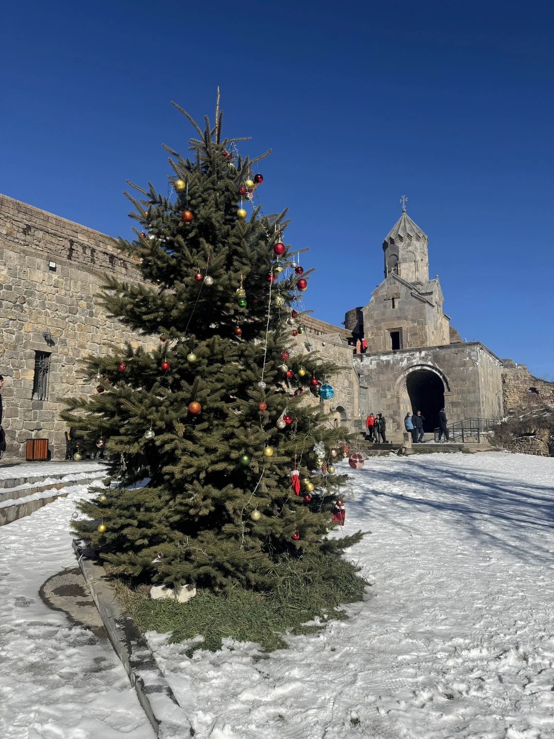Завораживающее путешествие в величественный монастырь Крылья Татева и загадочный город Хндзореск!!! Водитель Гамлет сделал наше путешествие
