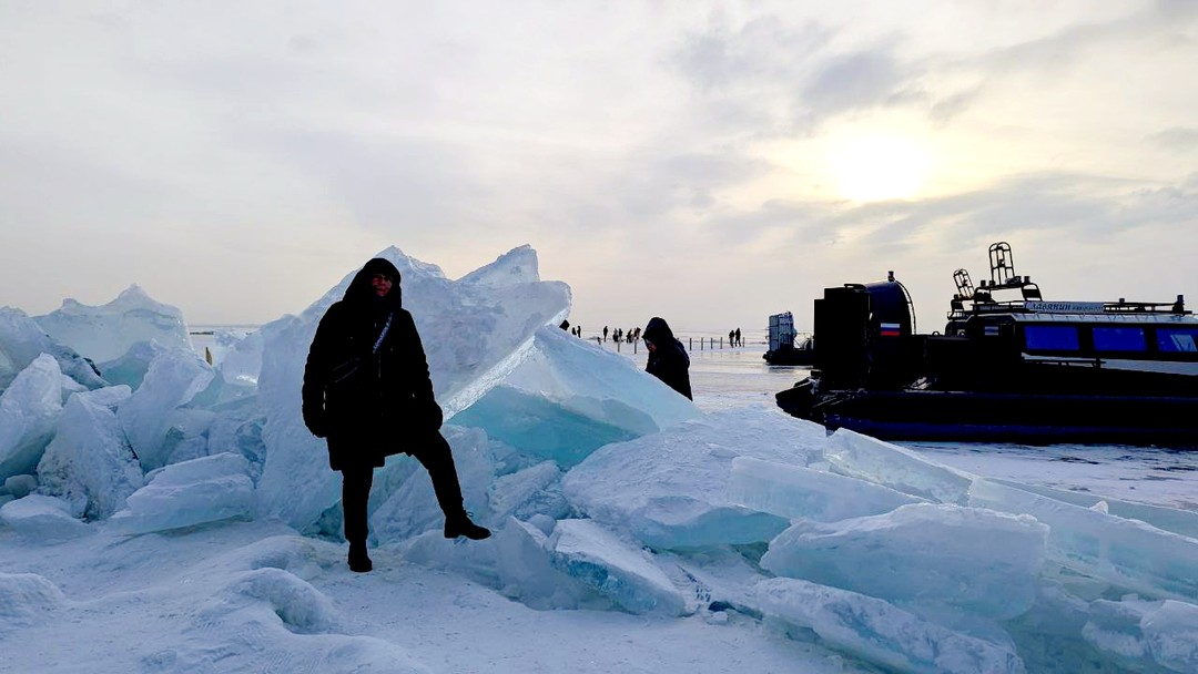 Благодаря замечательному экскурсоводу Индире удалось полноценно и максимально познавательно познакомиться с зимним Байкалом. Понравилась структура самой