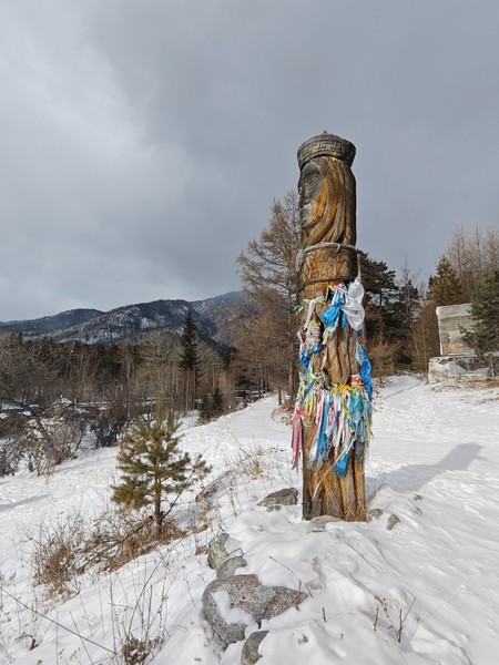 Побывали на данной экскурсии компанией. Из плюсов: прекрасные виды Восточных Саян, посещение дацана, прогулка вдоль горной