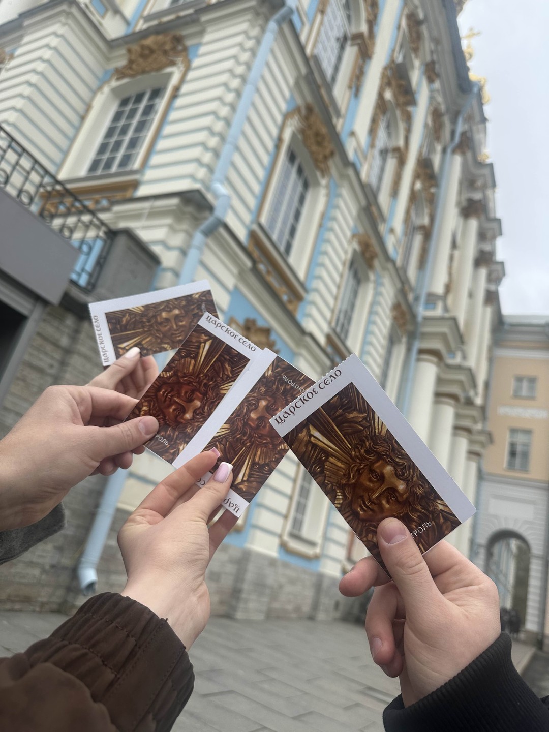 Нам невероятно повезло попасть на экскурсию с Дарьей! Её глубокие знания, харизма и искренняя любовь к