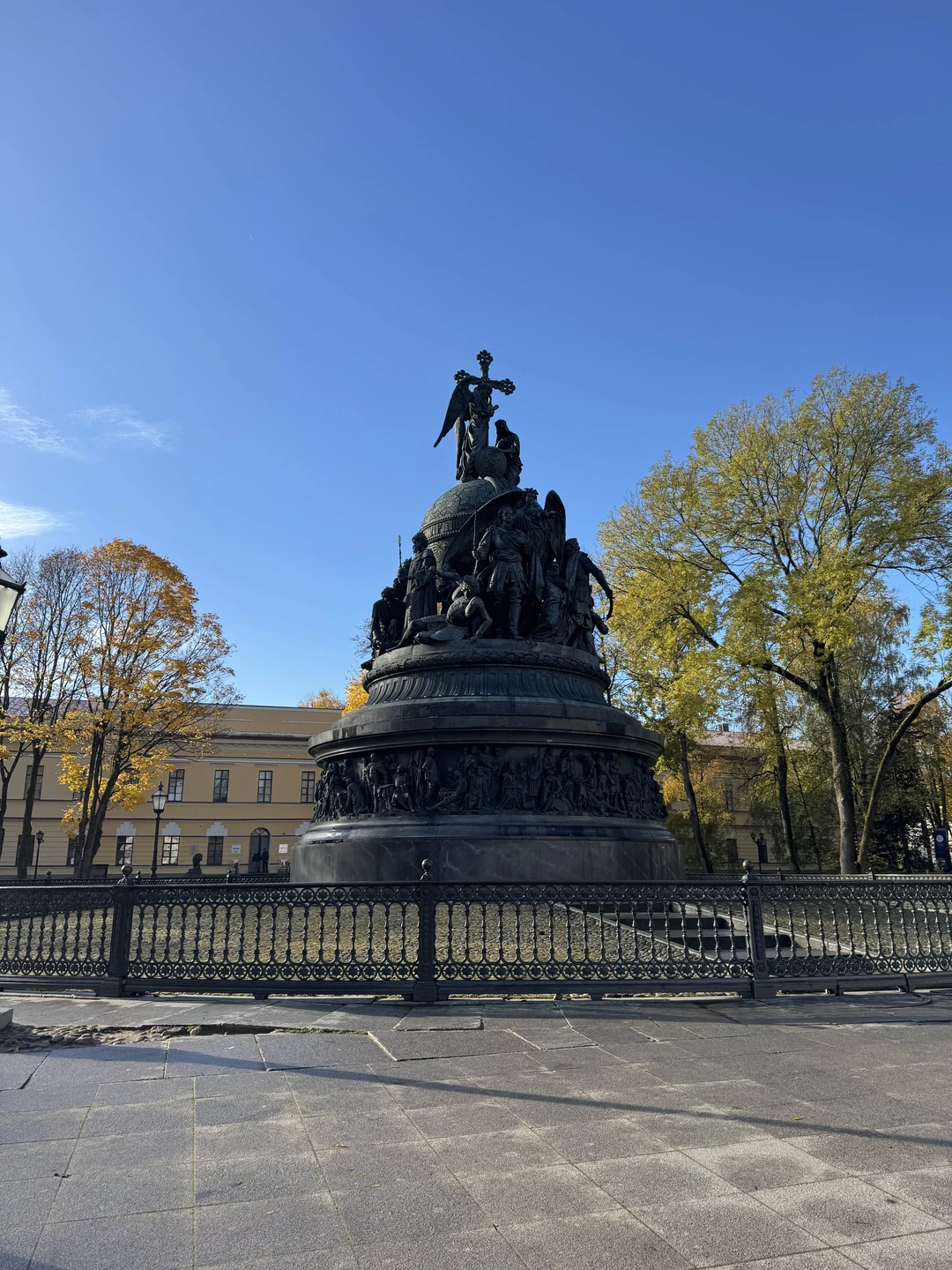 В октябре побывала на экскурсии по Великому Новгороду с замечательным экскурсоводом Константином. Константин рассказал массу интересных