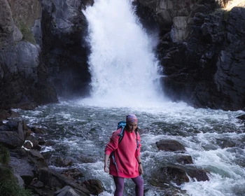 Высокогорное озеро Сон-Куль, пикник у водопада и звёздное небо