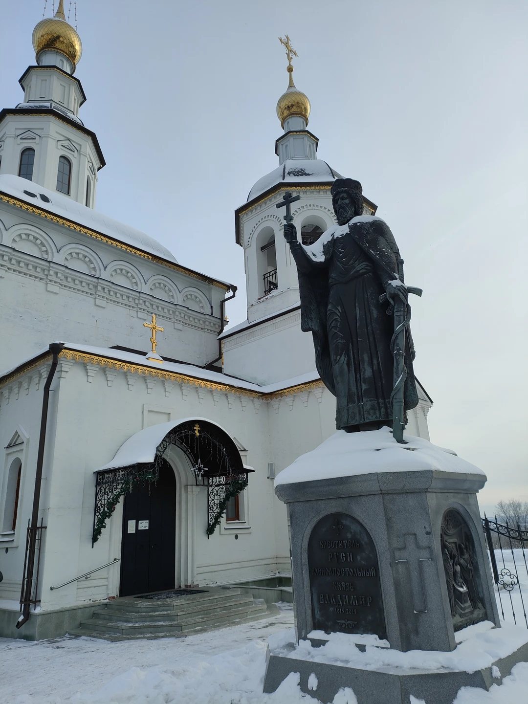 Ездили на новогодние праздники по золотому кольцу,с гидом Владимиром узнали много интересного об истории города… Владимир