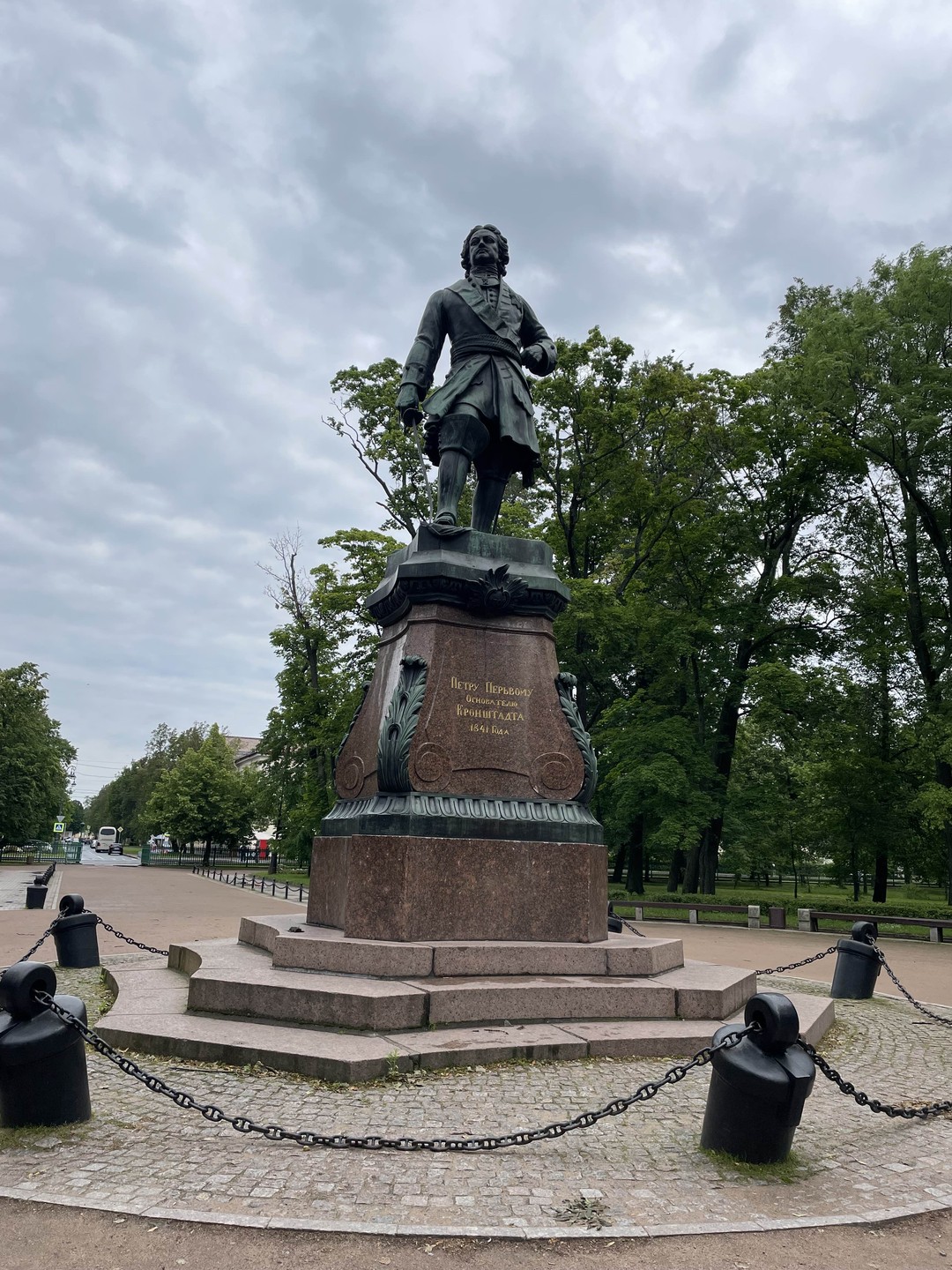 Из Санкт-Петербурга в Петергоф и Кронштадт: 2 города за 1 день (Юлия)