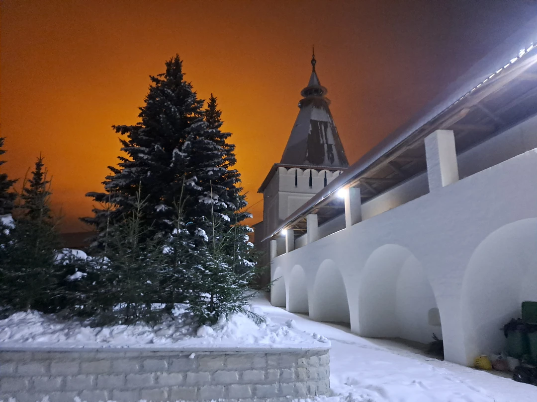 Нам очень понравилась экскурсия. Александр очень интересно и много рассказывал, провел нас по всем важным местам