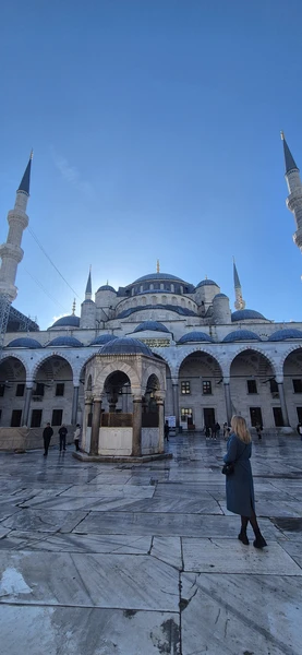 Большое спасибо гиду Атаджану за пекрасную эксурсию по основным историческим местам Стамбула в тёплой дружеской обстановке. Время пролетело незаметно