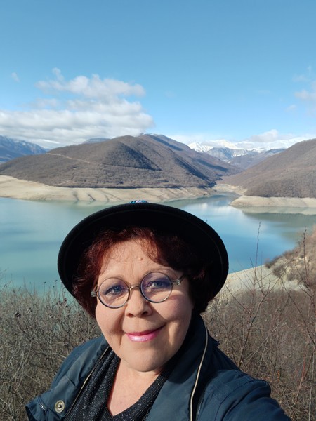 Прекрасное приключение! Миша -отличный рассказчик и очень весёлый человек, всё было просто здоровски! Красивые локации, исчерпывающие