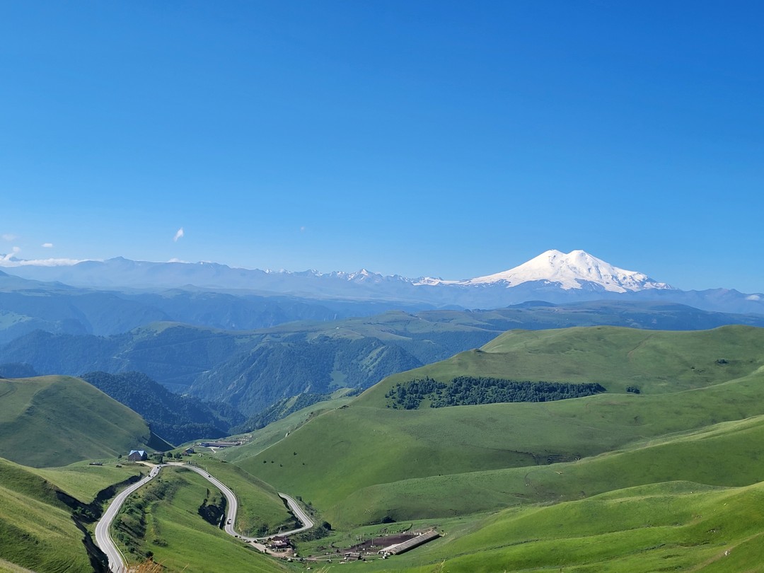 Поездка на Джилы-Су - это совершенно необыкновенное путешествие. Сама дорога считается одной их самых живописных в