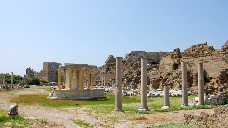 Сиде и крепость Алара - попсовость и сакральность (из Аланьи)