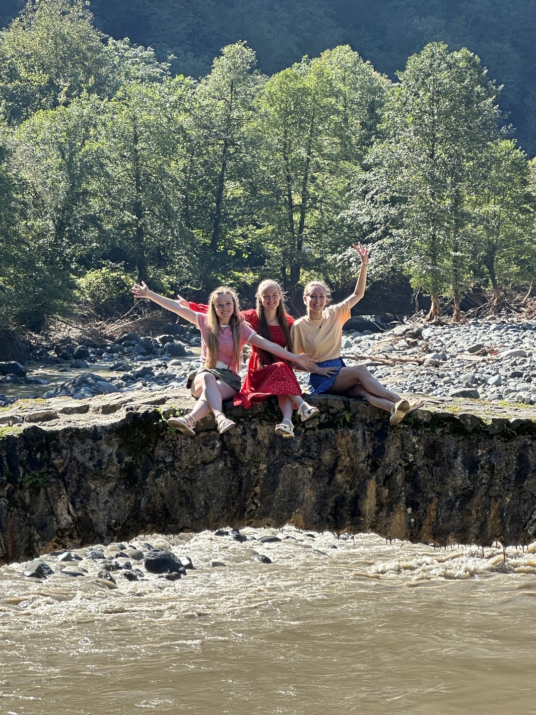 Мачахельское ущелье и грузинское застолье за 1 день (Яковлев)