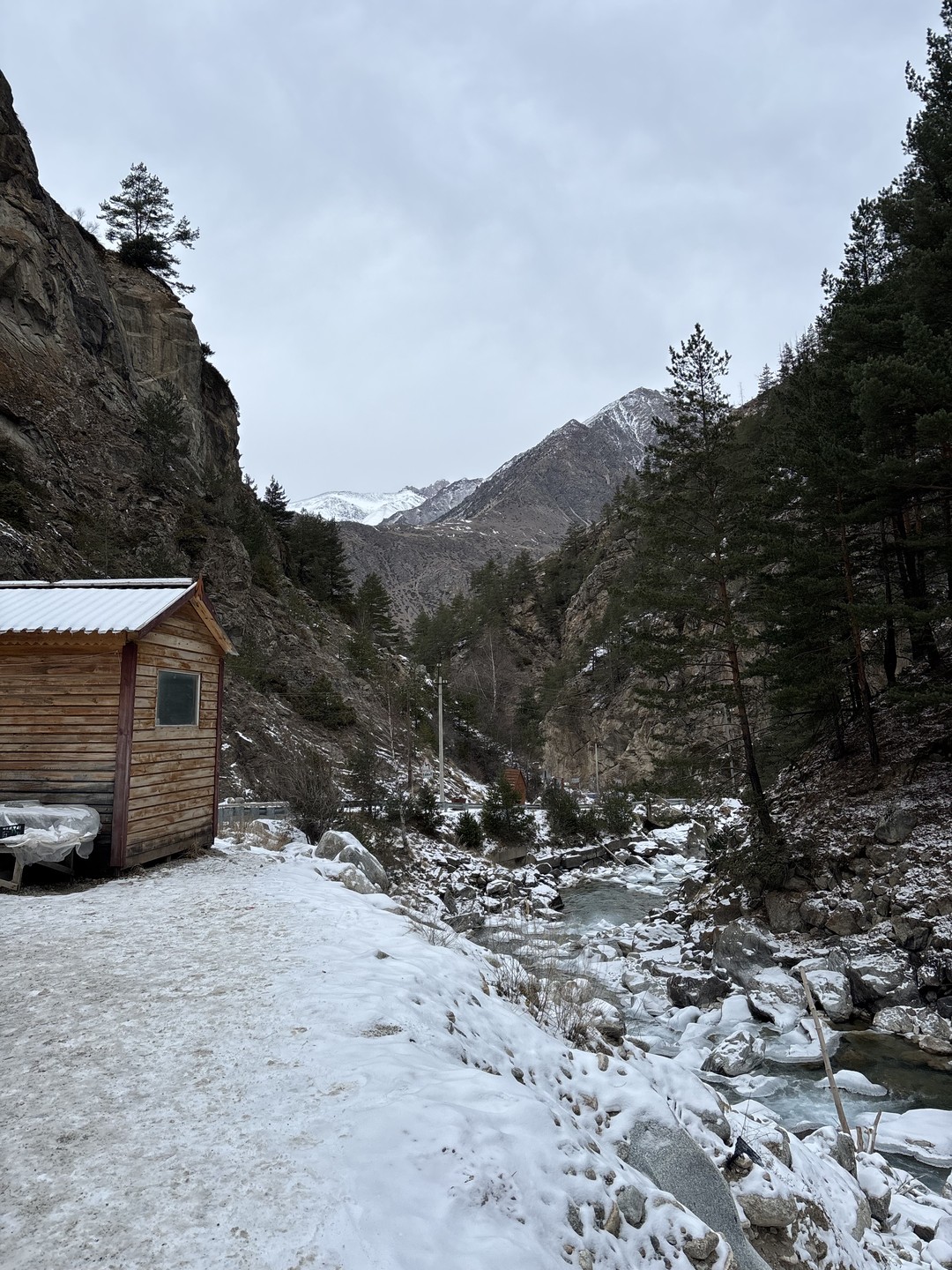 Очень понравилось экскурсия! Потрясающие живописные виды повсюду: и всю дорогу, и конечно же в местах остановок) Хотелось снимать все бесконечно
