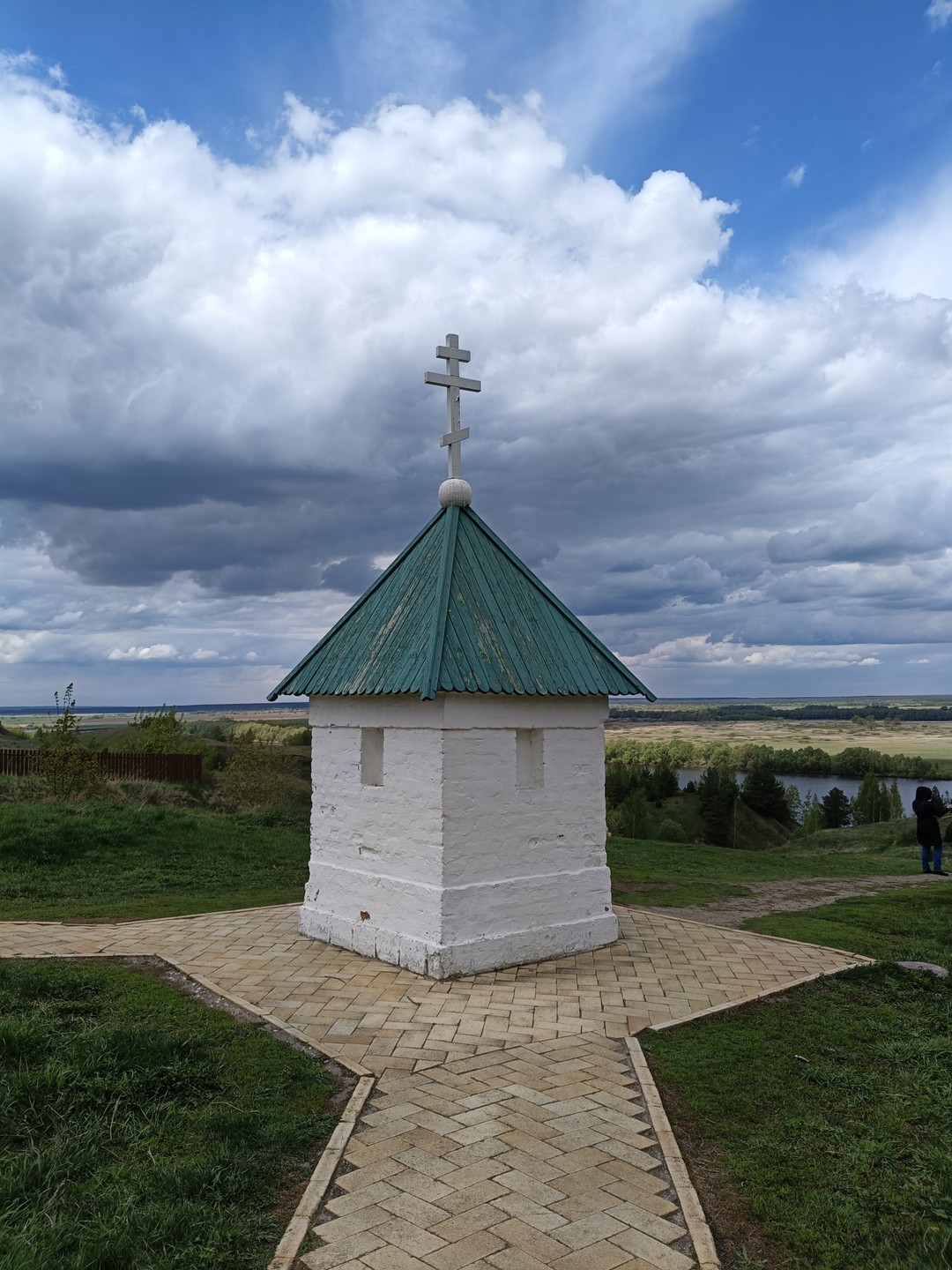 Великолепная экскурсия. Дмитрий отличный организатор. Наша компания хорошо провела время на экскурсионных объектах. По Константиново мы