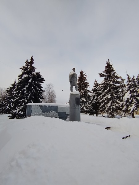 Мария провела экскурсию для двух семей, младшему ребёнку 7 лет. Всем участникам экскурсия понравилась. Мария работает