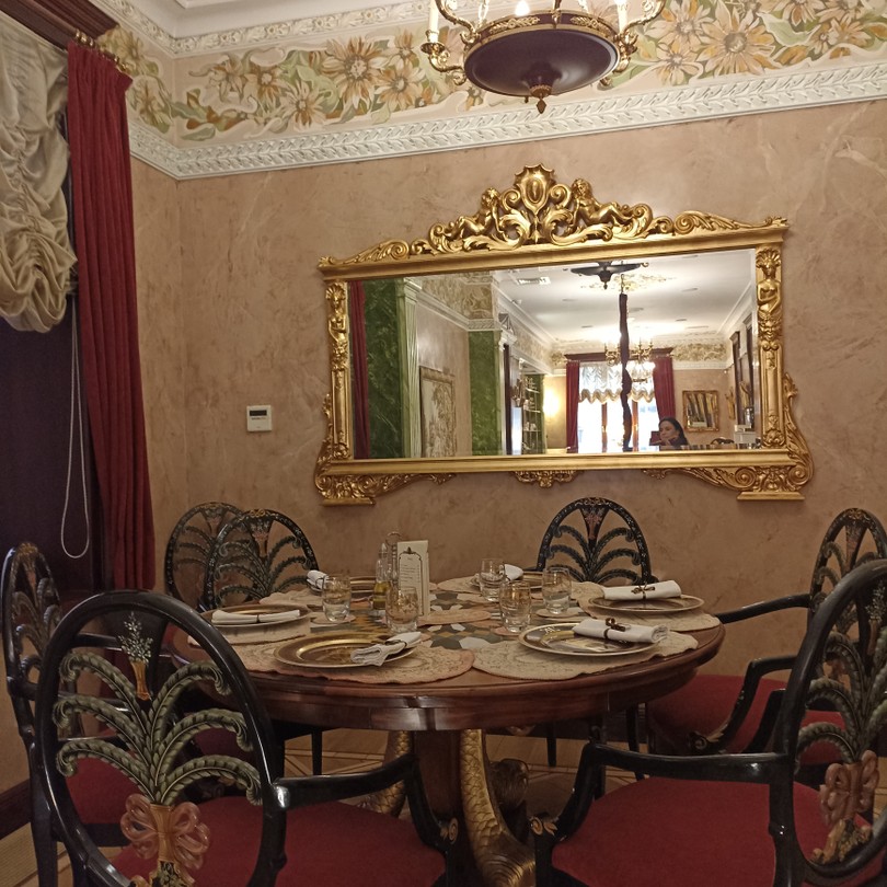 Сладкий маршрут по Невскому проспекту. Индивидуальная экскурсия (Виктория)