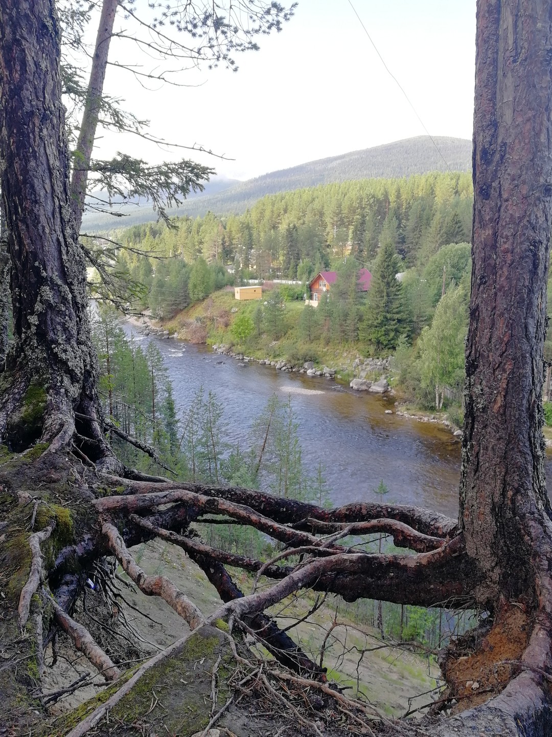 Это полная перезагрузка! Рекомендую всем, кто устал от большого города. С горы Крестовой открывается сумасшедший вид