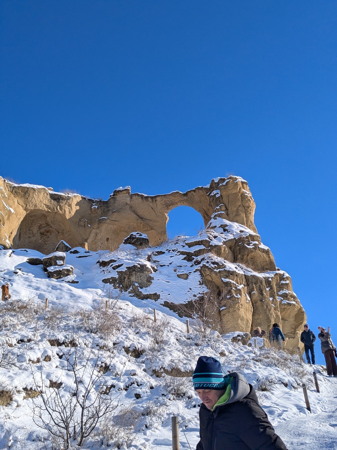 Прекрасный гид Александр. Хороший водитель. Замечательный рассказчик. Вся информация излагалась четко. Понятно. И по ходу. Экскурсия