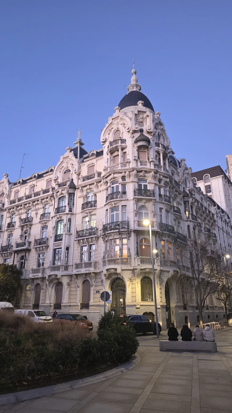 Алия — высокопрофессиональный гид с глубокими знаниями и большой любовью к своей работе. Экскурсия была отлично