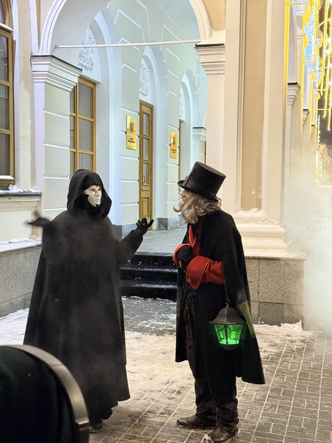 Экскурсия великолепная, сказочная, волшебная и для детей, и для взрослых. С первых минут завораживает, погружает в