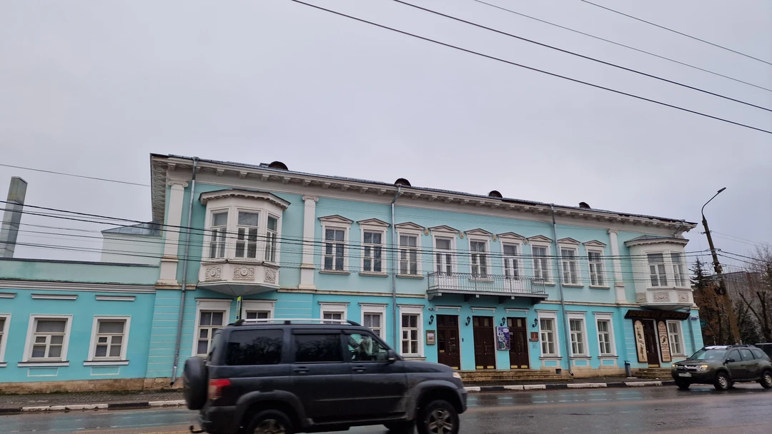 Наше знакомство с Торжком благодаря гиду Галине прошла в необычном, но очень интересном формате. Встреча началась