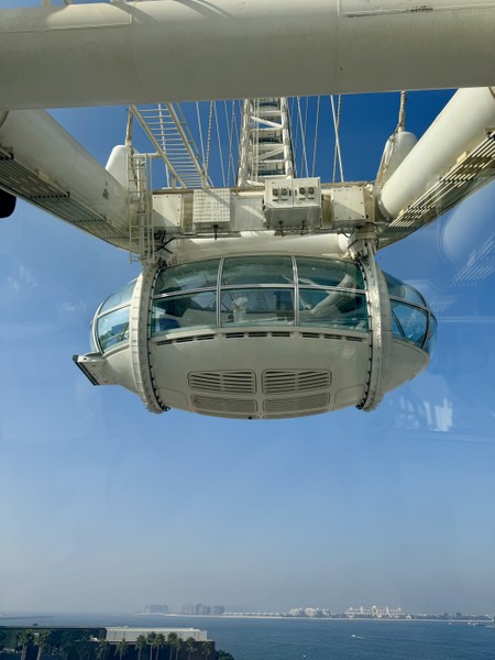 Посетили данный тур 23 февраля, во время движения водитель постоянно «сидел» в телефоне, пришлось сделать ему