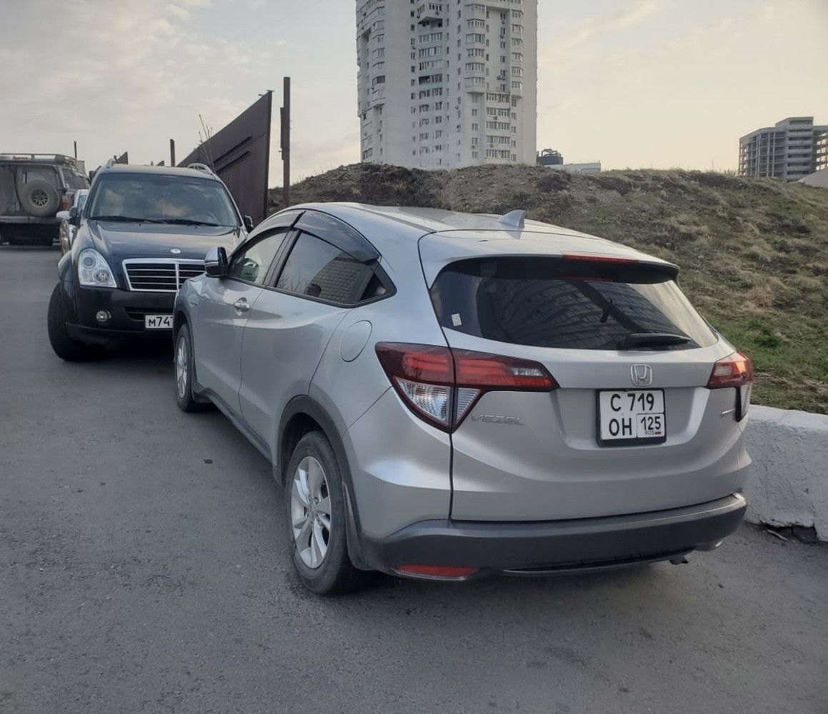 Трансфер из аэропорта с экскурсией: остров Русский, бухта Стеклянная и мыс Назимова (12/12)