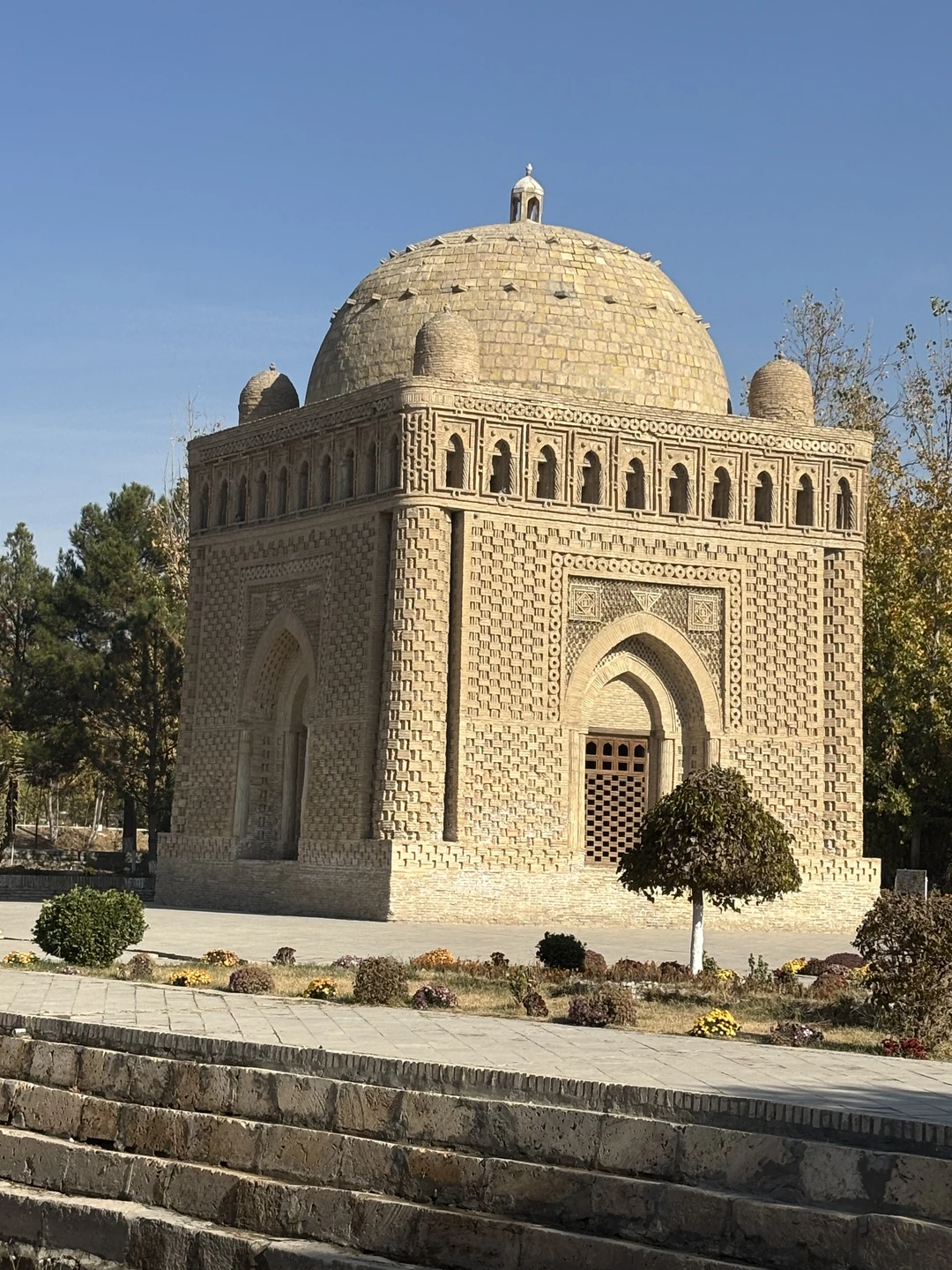 Внимание!!!!!!!! Для туристов желающих взять экскурсию в Бухаре. Рекомендую. Вы останетесь в полном восхищении. Работа экскурсовода