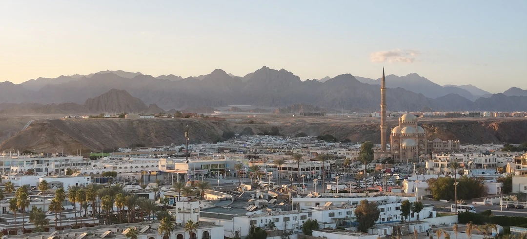 Всё понравилось, экскурсия содержательная, много интересных фактов и историй, гид с юмором. Конечно маловато времени, чтобы