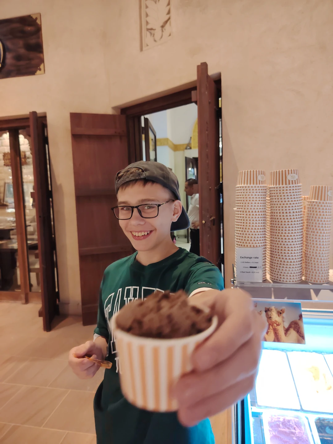 Недавно была на экскурсии по Дубаю и не могу не поделиться своими впечатлениями. Максим, Вы- ВОЛШЕБНИК!!!