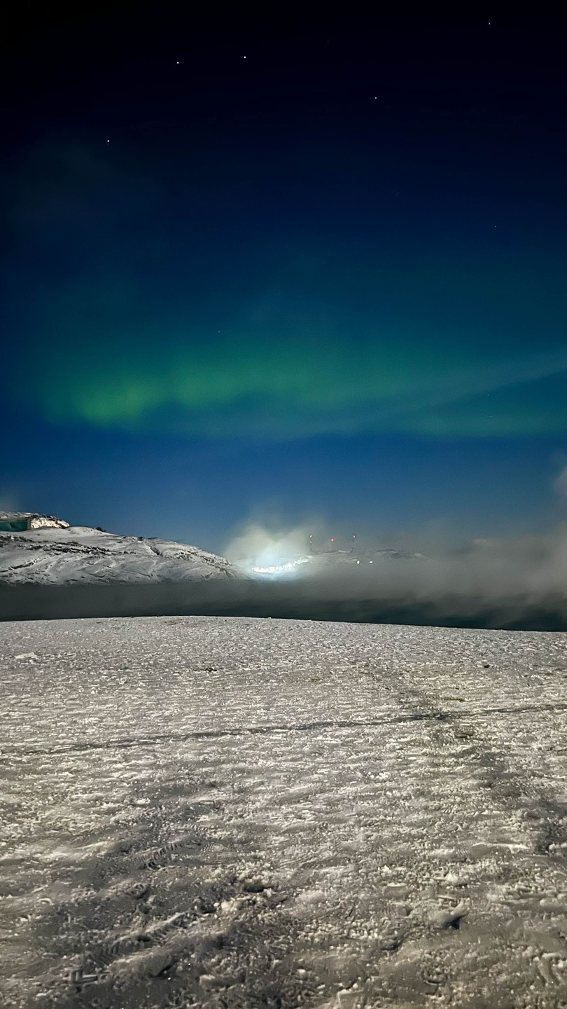 Виктор прекрасный экскурсовод. Был интересный рассказ о истории и жителях Мурманской области. Маршрут построен логично и