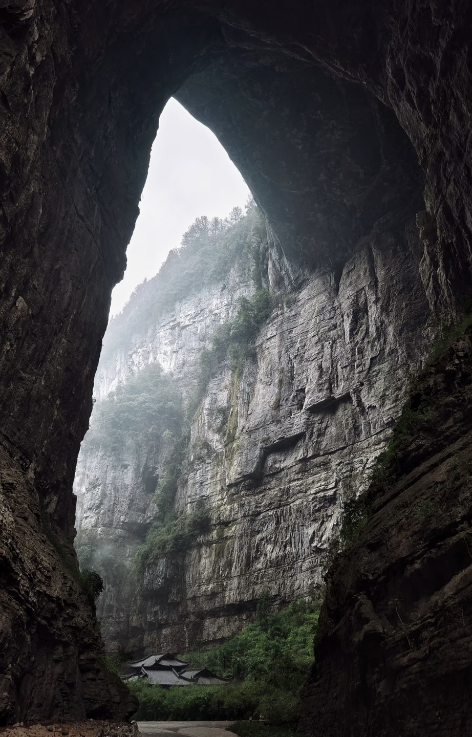 У нас было потрясающее путешествие в Улуне. Пейзажи здесь просто впечатляющие и совсем не похожи ни