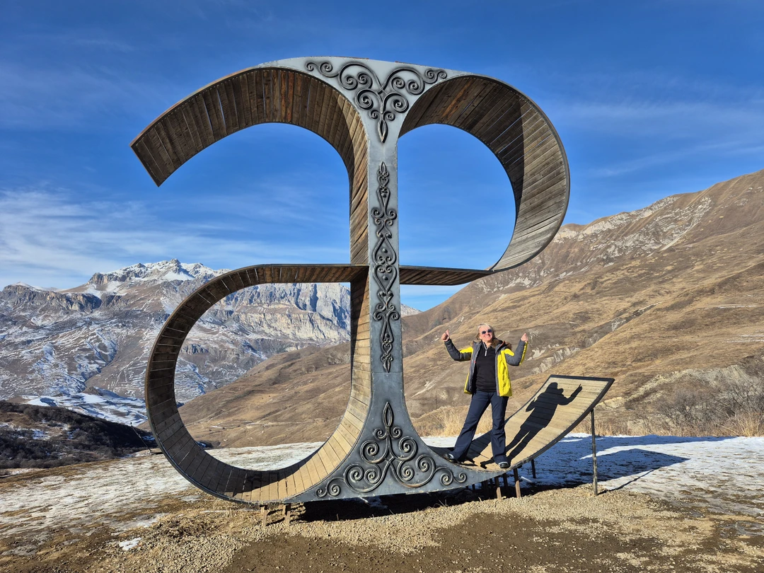 Отправились на экскурсию 5 января 2026. Нашим экскурсоводом был Ислам. Всё очень понравилось: и маршрут, и погода в Осетии, и сам Ислам!