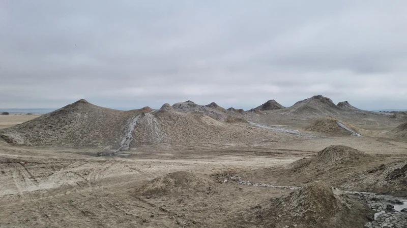 Экскурсия была очень интересная. Рашад рассказывал много интересного. Заранее были забронированы машины, там, где они были