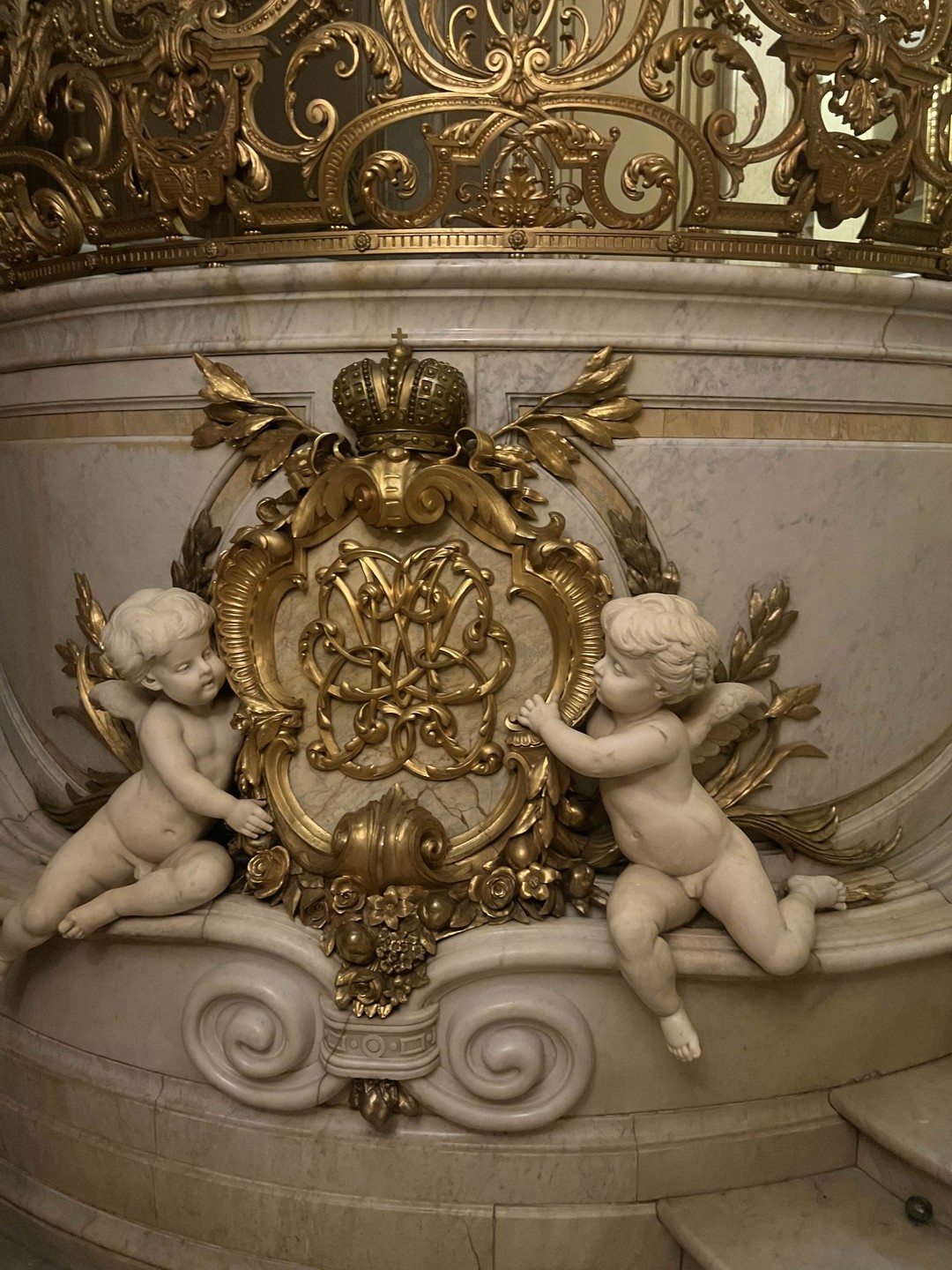 Владимирский дворец изнутри (Сания)